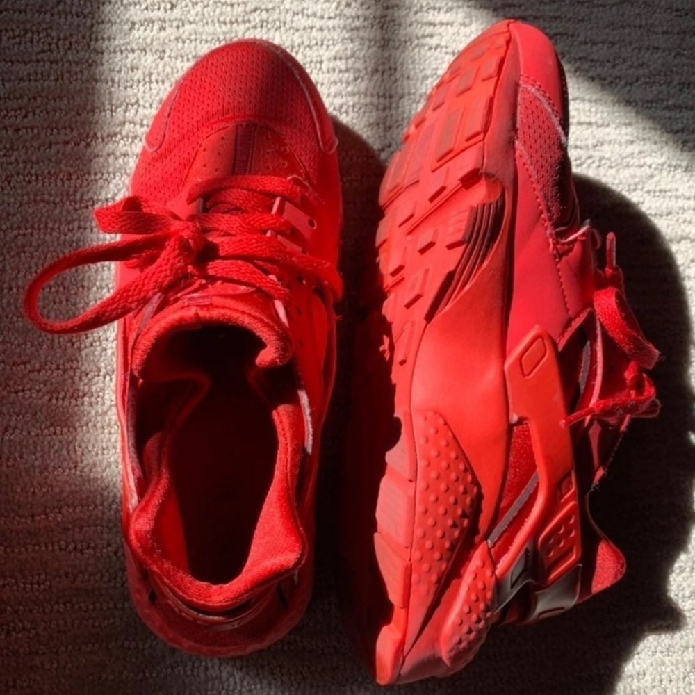 Red Nike Huaraches